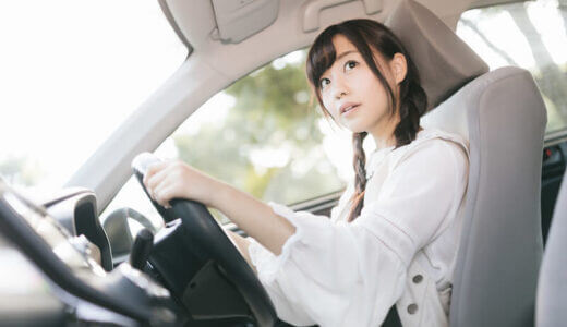 車内用品を購入する時にはシートのヘッドレストステーを確認
